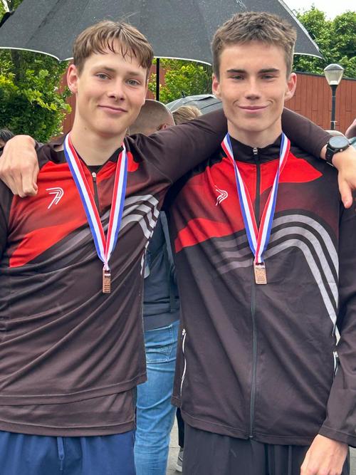 Max en Ilja Toonen winnen brons op NK Junioren